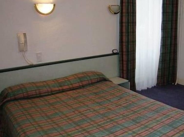 Economy Single Room, De Nevers