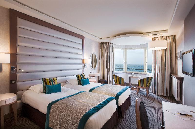 اتاق سوپریور با چشم‌انداز دریا, Grand Hôtel Des Thermes