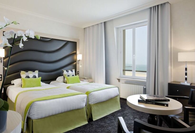اتاق سوپریور با چشم‌انداز دریا, Grand Hôtel Des Thermes