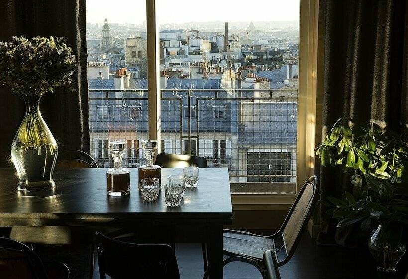 سوییت پرستیژ, Le Chat Noir