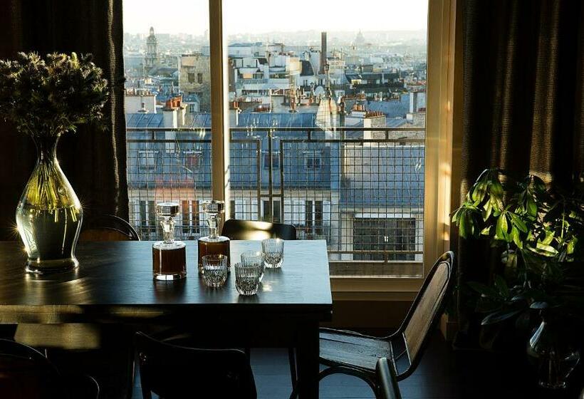 سوییت پرستیژ, Le Chat Noir
