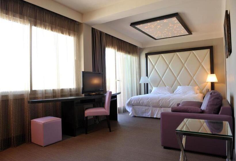 سوییت جونیور, Le Safari Hotel Restaurant