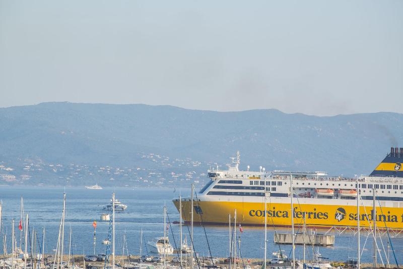 اتاق کلاسیک, Mercure Ajaccio
