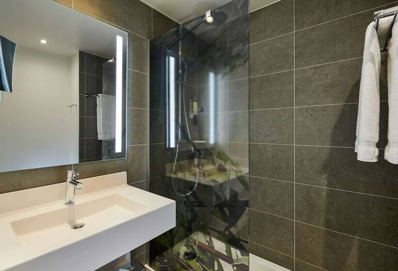 اتاق کلاسیک, Mercure Paris La Defense