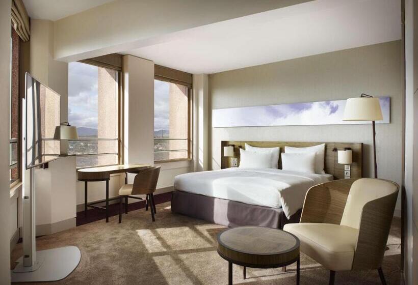 سوییت با چشم‌انداز پانوراما, Radisson Blu Hotel, Lyon