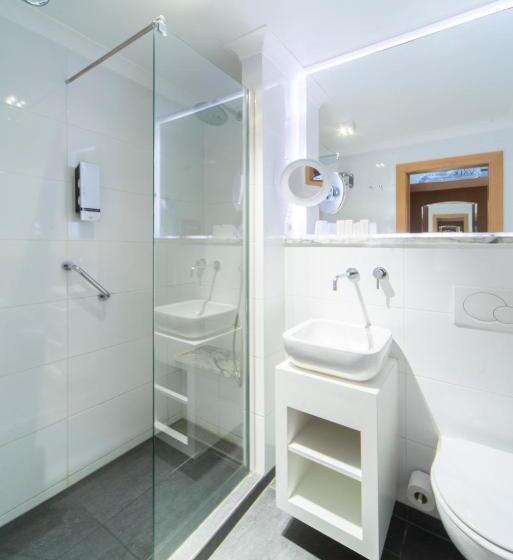 اتاق لوکس با چشم‌انداز دریا, Van Der Valk Hotel Saint Aygulf