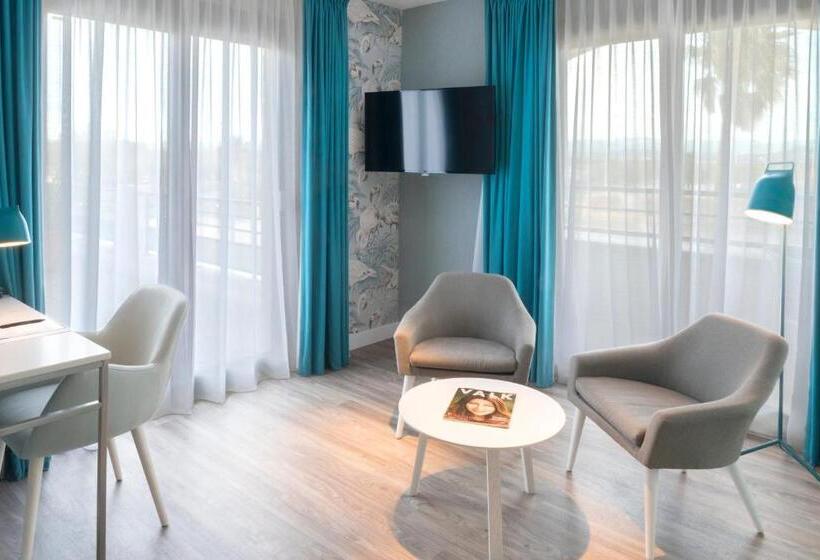 سوییت با چشم‌انداز دریا, Van Der Valk Hotel Saint Aygulf