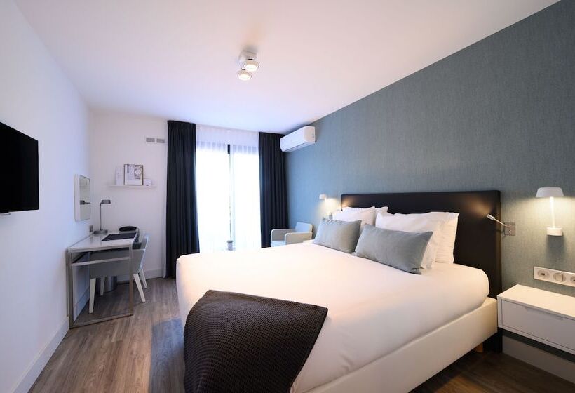 1 Bedroom Deluxe Apartment Sea View, Saintaygulf