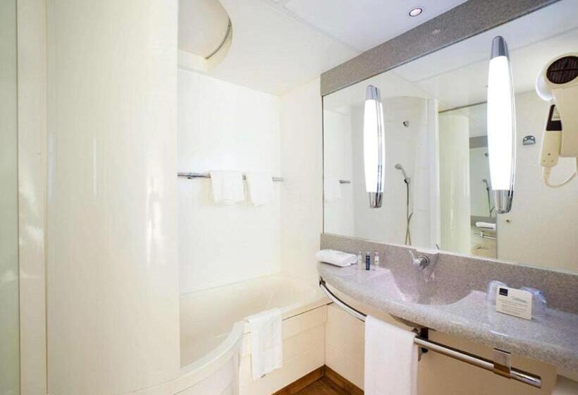 اتاق سوپریور سه تخته, Novotel Marseille Est Porte D Aubagne