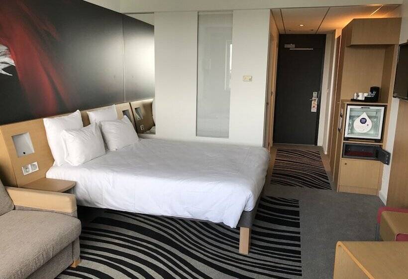 اتاق سوپریور, Novotel Poitiers Site Du Futuroscope