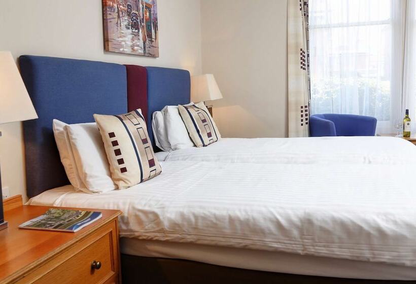 Standard Room Adapted for people with reduced mobility, Best Western Brook