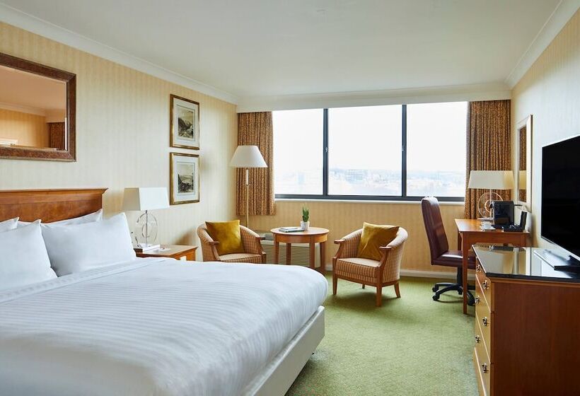 Executive Room, Delta S By Marriott Bristol City Centre