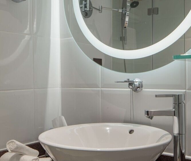 اتاق استاندارد, Doubletree By Hilton Bath
