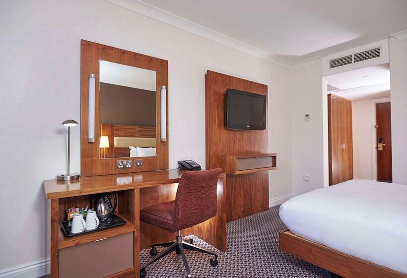 اتاق استاندارد با 2 تخت دوبل, Doubletree By Hilton  Bristol North