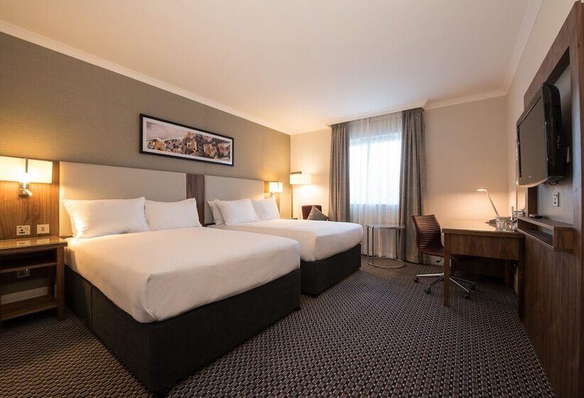 اتاق استاندارد با 2 تخت دوبل, Doubletree By Hilton  Bristol North