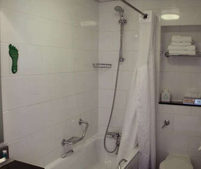 Standard Room Adapted for people with reduced mobility, Holiday Inn Doncaster A1 M Jct 36