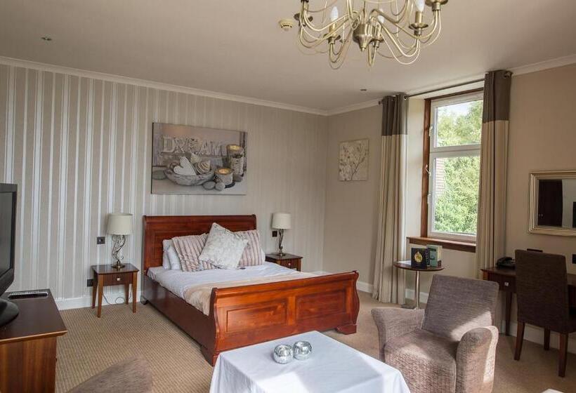 Suite, Rosslea Hall