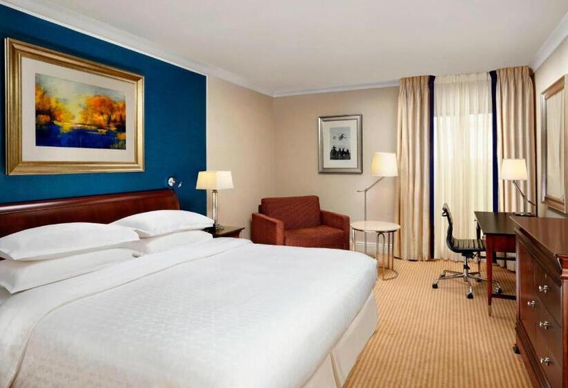 Quarto Clássico Cama King, Sheraton Skyline  London Heathrow