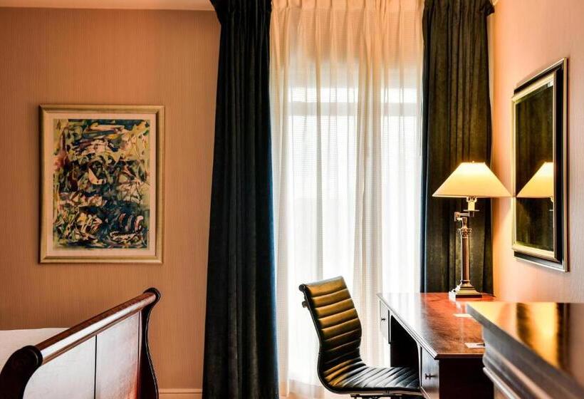 اتاق خانوادگی, Sheraton Skyline Hotel London Heathrow