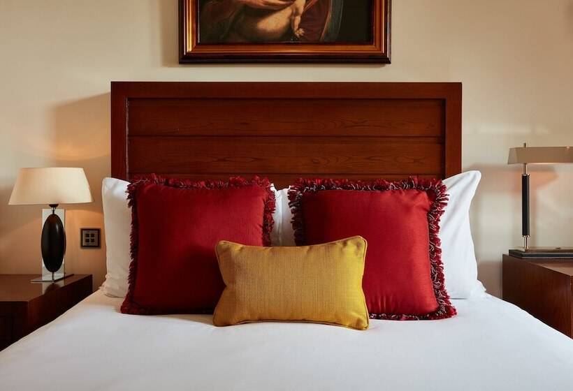 Quarto Deluxe, The Royal Horseguards Hotel, London