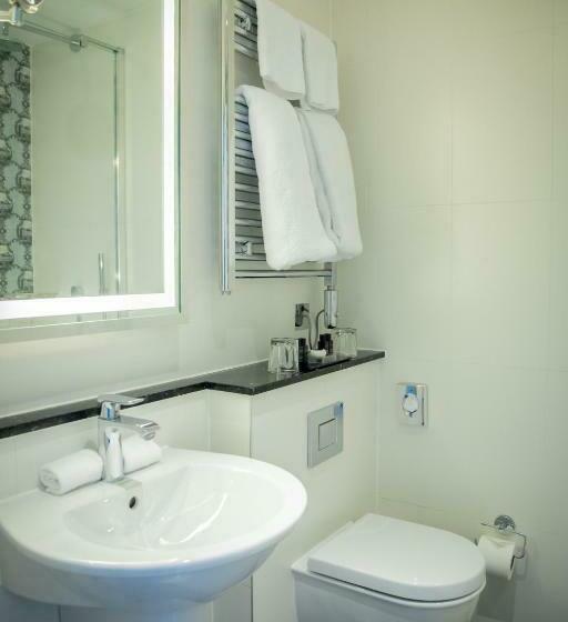 اتاق لوکس با تخت بزرگ, Queens Hotel Cheltenham
