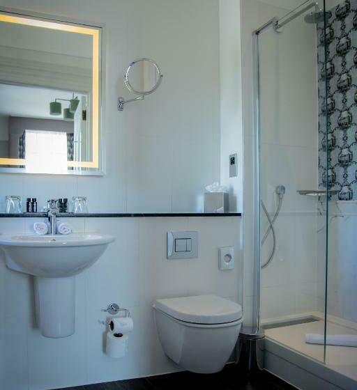 اتاق لوکس با تخت بزرگ, Queens Hotel Cheltenham
