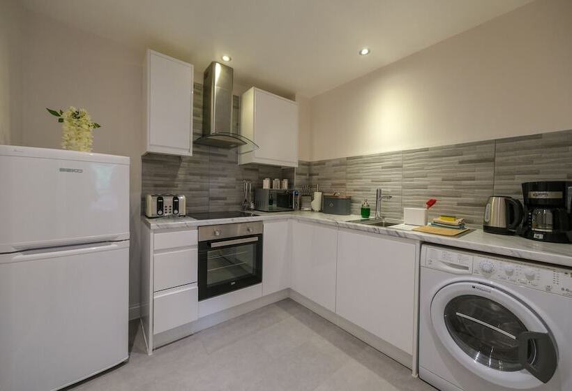 شقة 3 غرف, Collingham Serviced Apartments