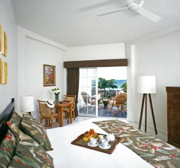 اتاق استاندارد با چشم‌انداز دریا, Coyaba Beach Resort