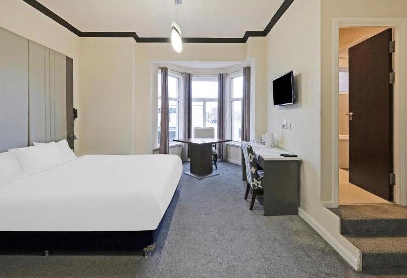 اتاق استاندارد سه نفره, Baltimore