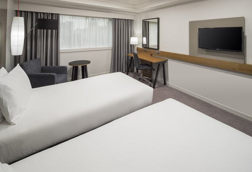 Standard Room Adapted for people with reduced mobility, Crowne Plaza Nottingham