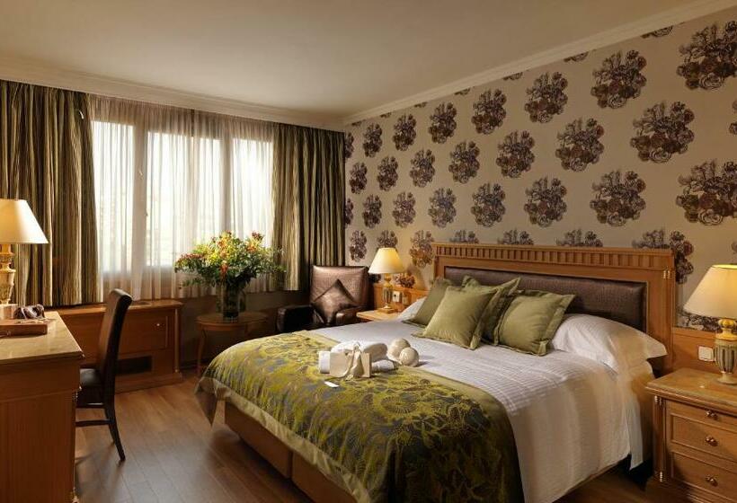 Family Suite, Divani Caravel