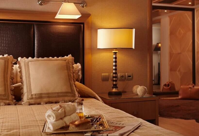 Presidential Suite, Divani Caravel