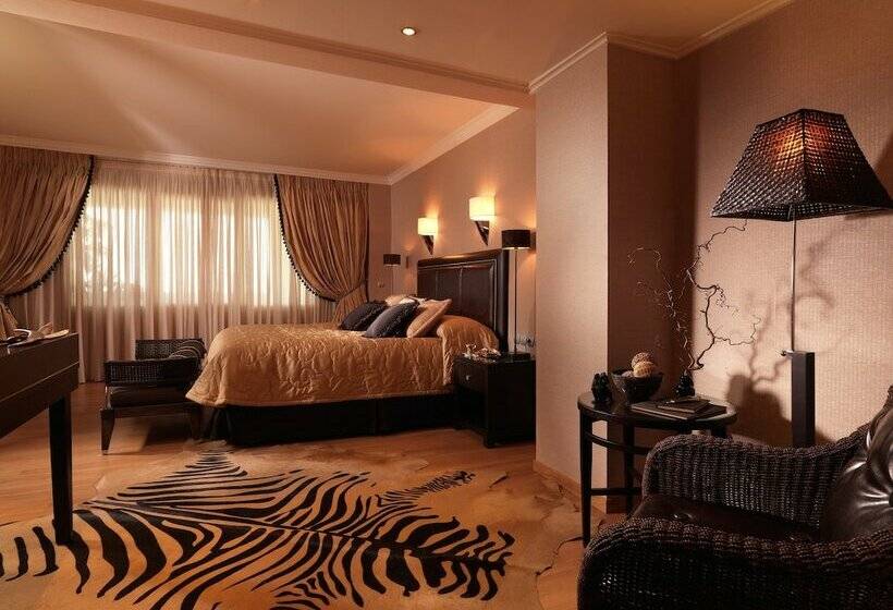 Presidential Suite, Divani Caravel