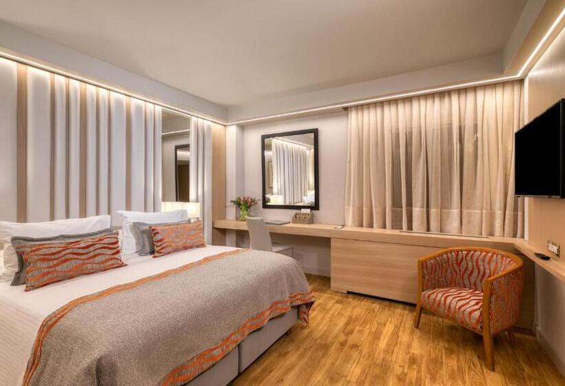 스탠다드 트리플 룸, Divani Caravel