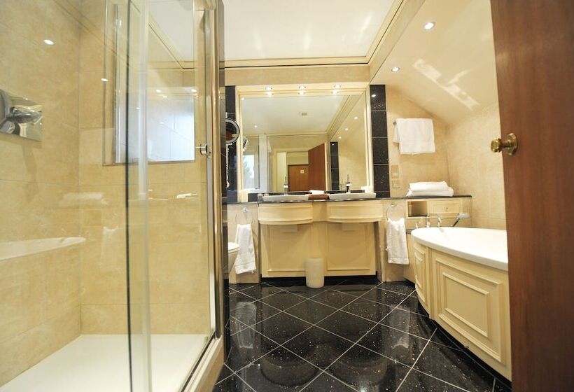 سوییت, Fredrick S Hotel Restaurant Spa