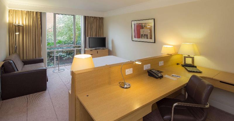 اتاق کلاس بیزنس, Hilton Leicester