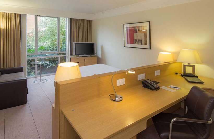 اتاق کلاس بیزنس, Hilton Leicester