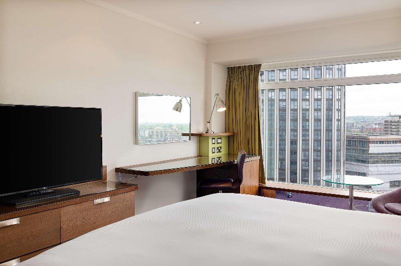 اتاق سوپریور با تخت دو نفره بزرگ, Hilton London Metropole