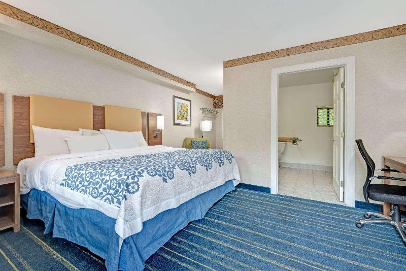 اتاق استاندارد با تخت دو نفره بزرگ, Hilton London Metropole