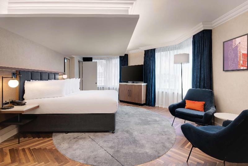 سوئیت با تخت بزرگ, Hilton London Metropole