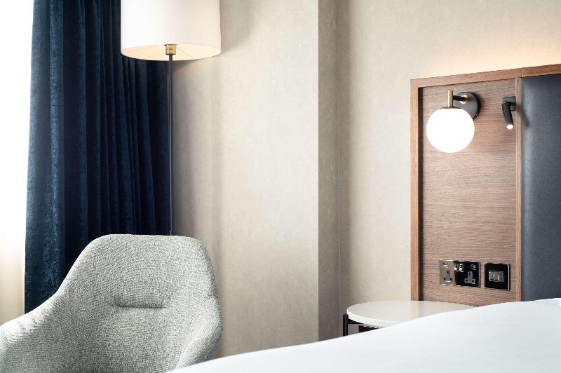 اتاق استاندارد با چشم‌انداز, Hilton London Metropole
