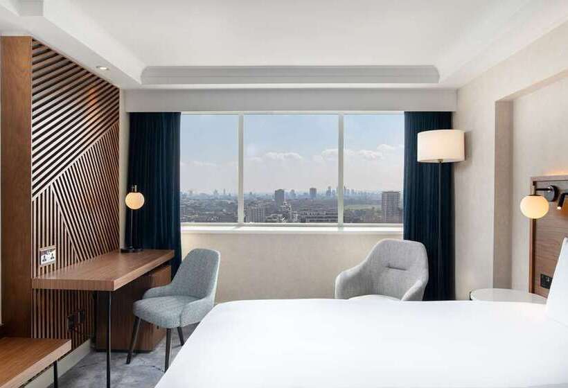 اتاق دلوکس با تخت کینگ و چشم‌انداز شهر, Hilton London Metropole