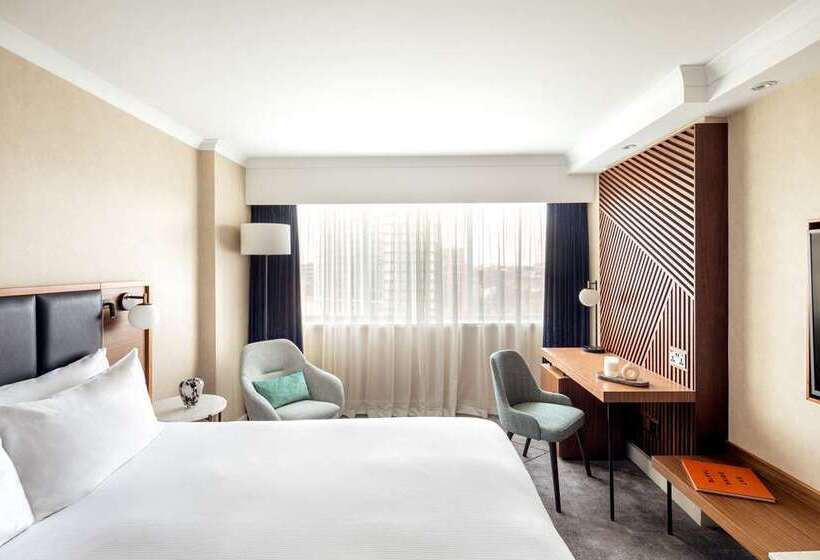 اتاق استاندارد با تخت بزرگ, Hilton London Metropole