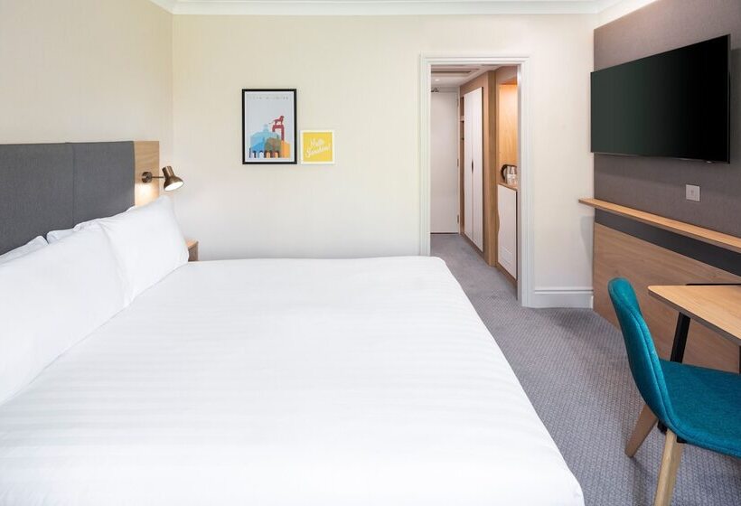 Premium Room, Holiday Inn High Wycombe M40 Jct.4