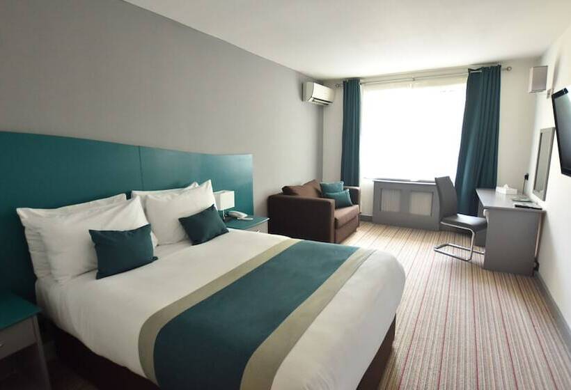 Standard Room, Kensington Court  London