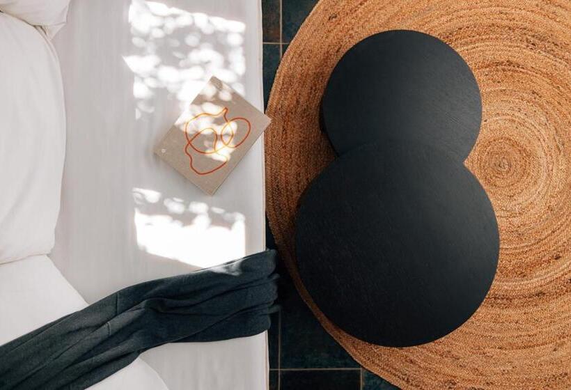 سوییت با چشم‌انداز دریا, Minos Beach Art Hotel, A Member Of Design Hotels