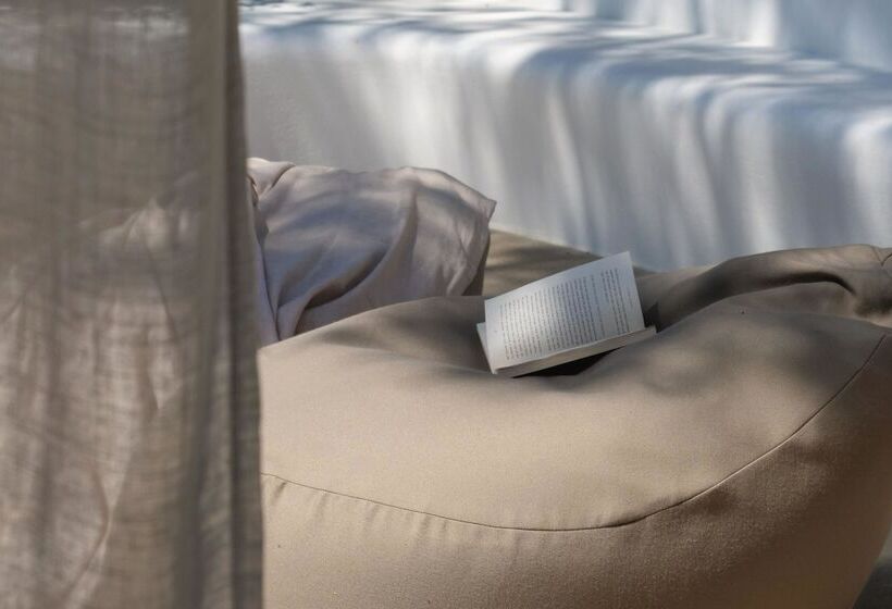 بانگلوی سوپریور, Minos Beach Art Hotel, A Member Of Design Hotels