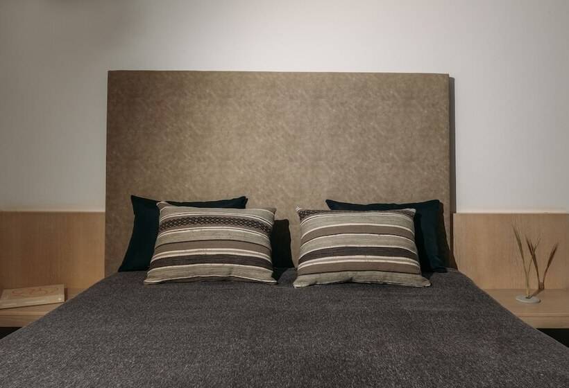 سوییت با چشم‌انداز دریا, Minos Beach Art Hotel, A Member Of Design Hotels