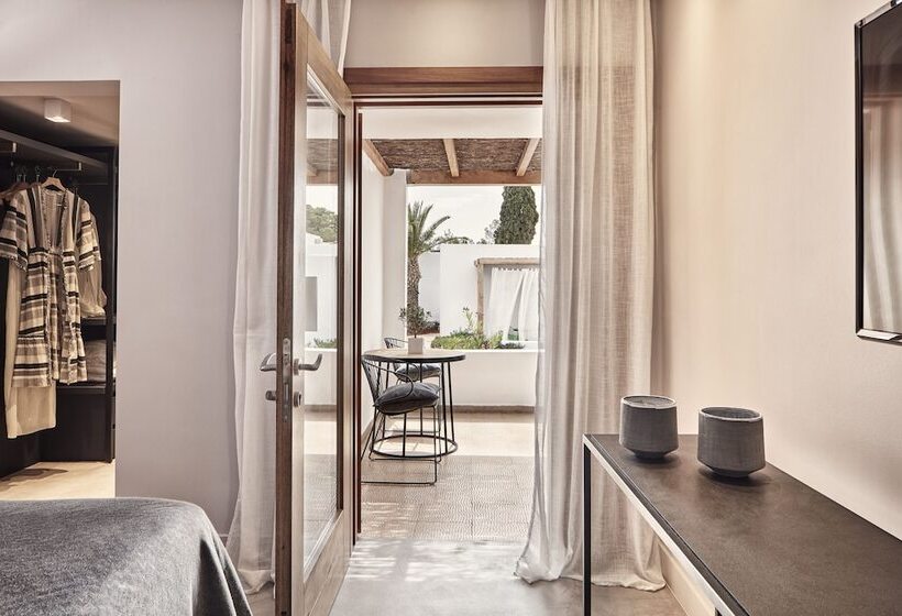 بانگلوی استاندارد با چشم‌انداز دریا, Minos Beach Art Hotel, A Member Of Design Hotels