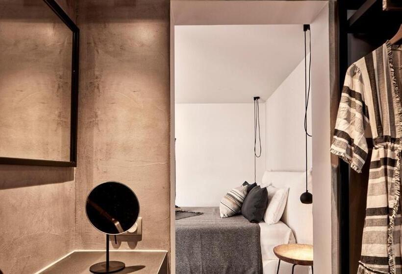 بانگلوی استاندارد, Minos Beach Art Hotel, A Member Of Design Hotels